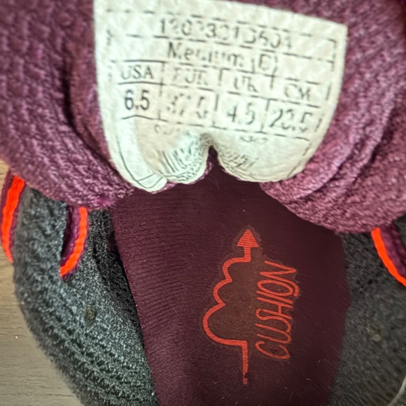 Brooks Cascadia 12 Womens Running Shoes‎ Size 6,5 Purple Orange - Picture 7 of 8